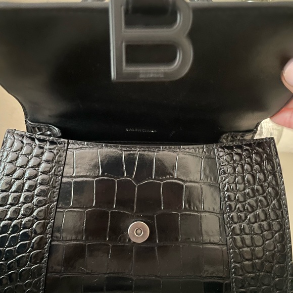 BALENCIAGA HOURGLASS SMALL HANDBAG CROCODILE EMBOSSED IN ALL BLACK - Picture 9 of 14